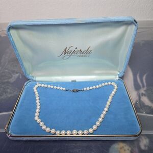 Najarda Faux Pearl 14/20 Silver Clasp Original Box